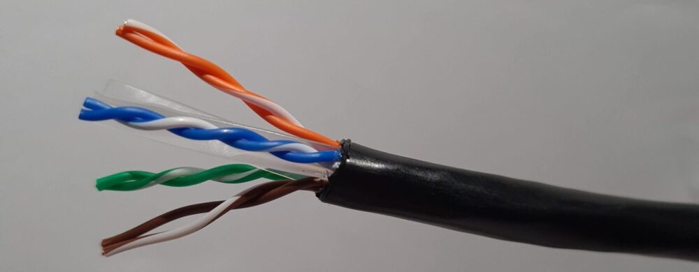 Cat6 U-UTP Pe Zwart Buitengebruik.